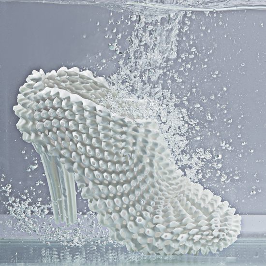 Willkommen im Schuhparadies von Nelissa Hilman    - Auf Knopfdruck den passenden Schuh zum neuen Outfit ohne langes Suchen und Anprobieren. Das wäre der Traum jeder Frau. Wären  Schuhe aus dem 3-Drucker die Lösung oder reine Utopie?