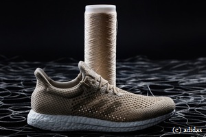 Adidas präsentierte auf der Biofabricate-Konferenz in New York den weltweit ersten Performance-Schuh aus Biosteel®-Fasern -einem Material, das aus naturidentischen Seiden-Biopolymeren besteht und zu 100% in einem natürlichen Prozess abbaubar ist.