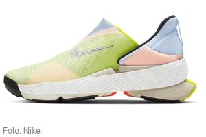 Mit dem sensationellen „Nike Go FlyEasy“ bringt Nike den ersten Schuh auf den Markt, den man komplett ohne Hände an- und ausziehen kann.