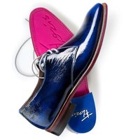 Floris van Bommel Herrenschuhe sind absolute Eyecatcher. Ob Boots, Stiefel, Sneaker oder Schnürschuhe: mit den neuen Modellen erleben (Mode-) mutige Männer jetzt ihr blaues Wunder.
