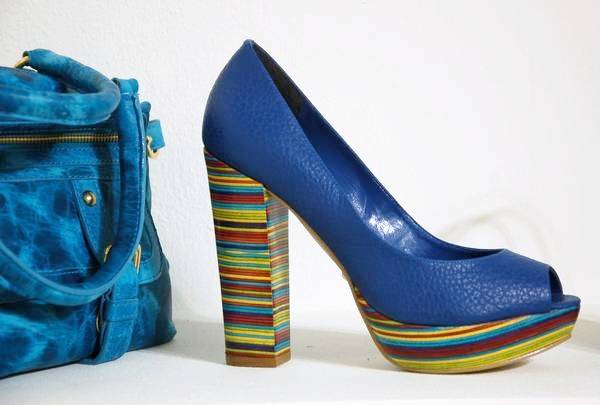 Schuhsommer 2012_kräftige Farben, Muliticolour und Colourblocking sind angesagt
